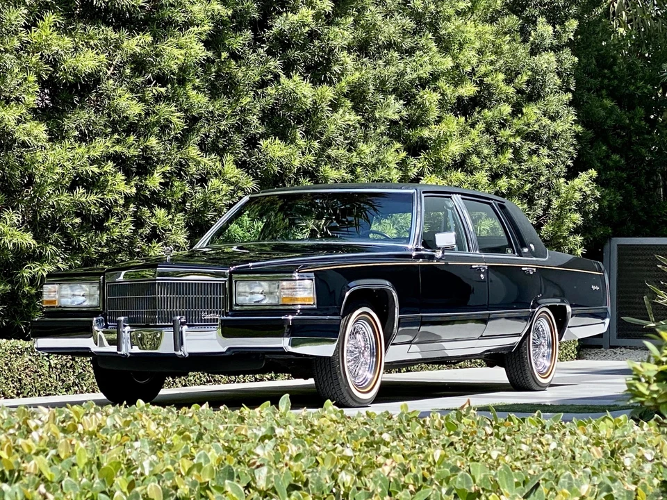 1991 Cadillac Brougham - Image 2 of 31