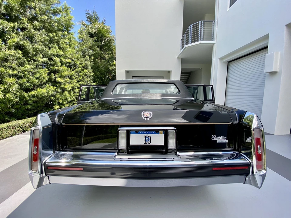 1991 Cadillac Brougham - Image 15 of 31