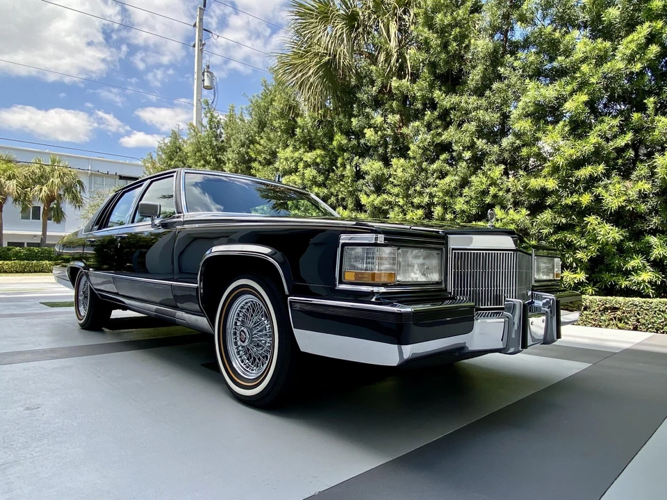 1991 Cadillac Brougham - Image 19 of 31