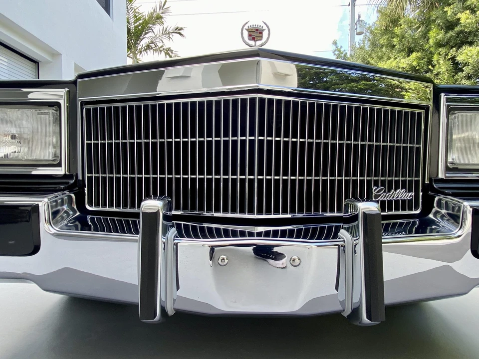 1991 Cadillac Brougham - Image 27 of 31