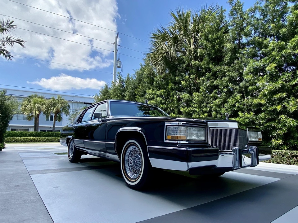 1991 Cadillac Brougham - Image 20 of 31
