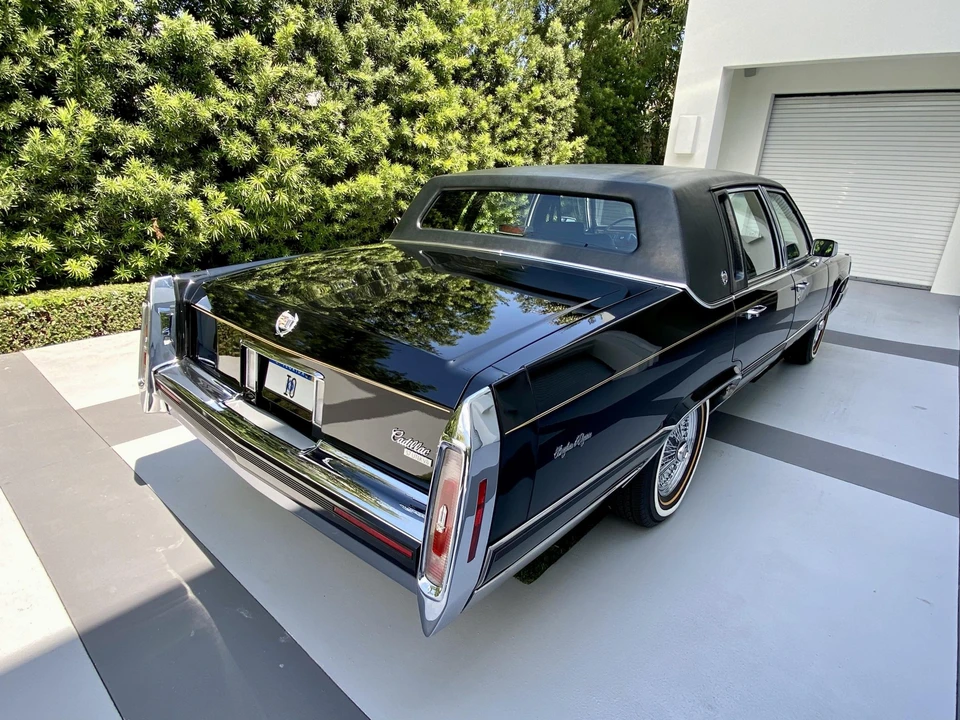 1991 Cadillac Brougham - Image 17 of 31