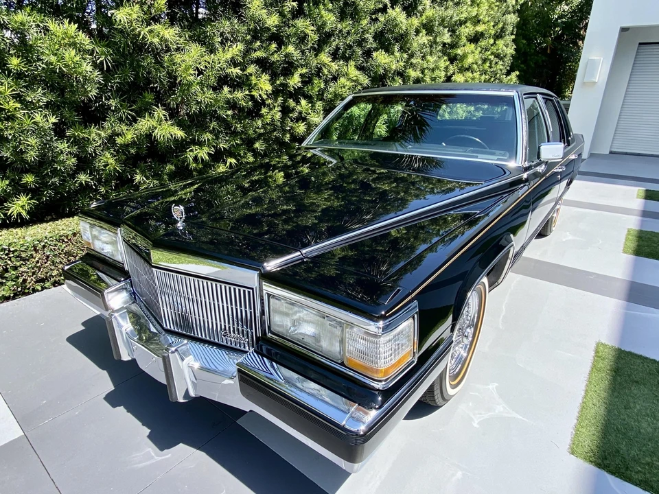 1991 Cadillac Brougham - Image 6 of 31