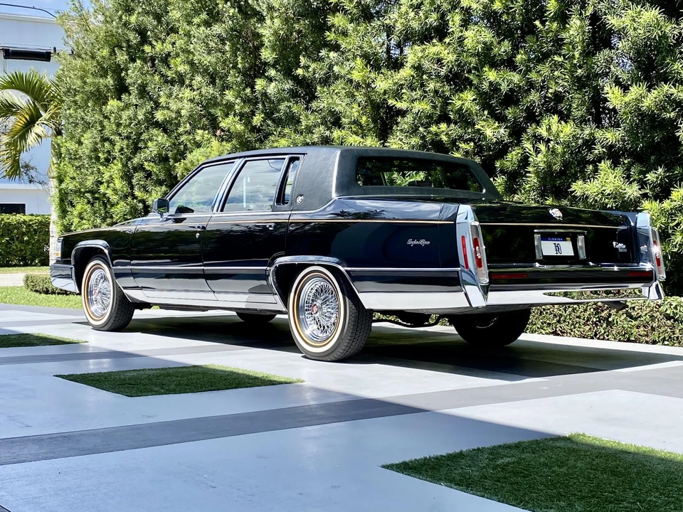 1991 Cadillac Brougham - Image 9 of 31