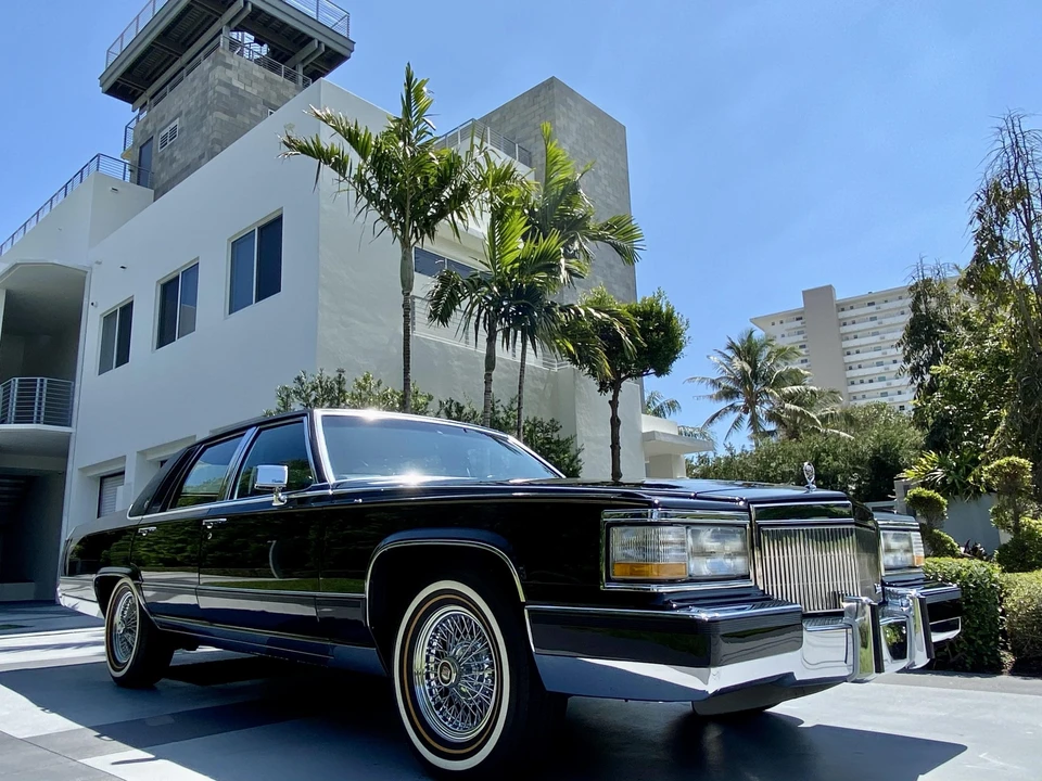 1991 Cadillac Brougham - Image 18 of 31