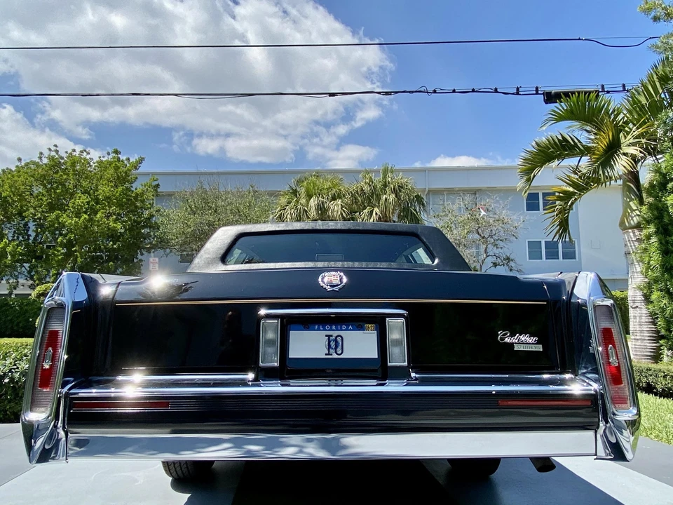 1991 Cadillac Brougham - Image 13 of 31