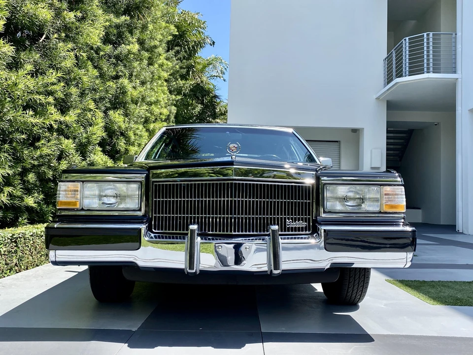 1991 Cadillac Brougham - Image 22 of 31