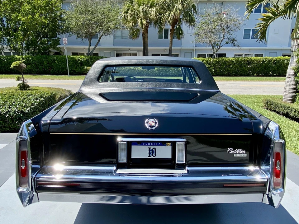 1991 Cadillac Brougham - Image 14 of 31