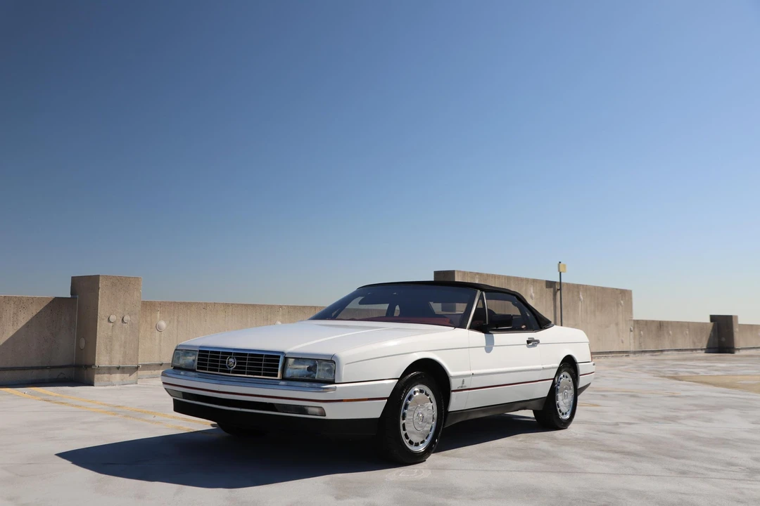 1992 Cadillac Allante - Image 2 of 31