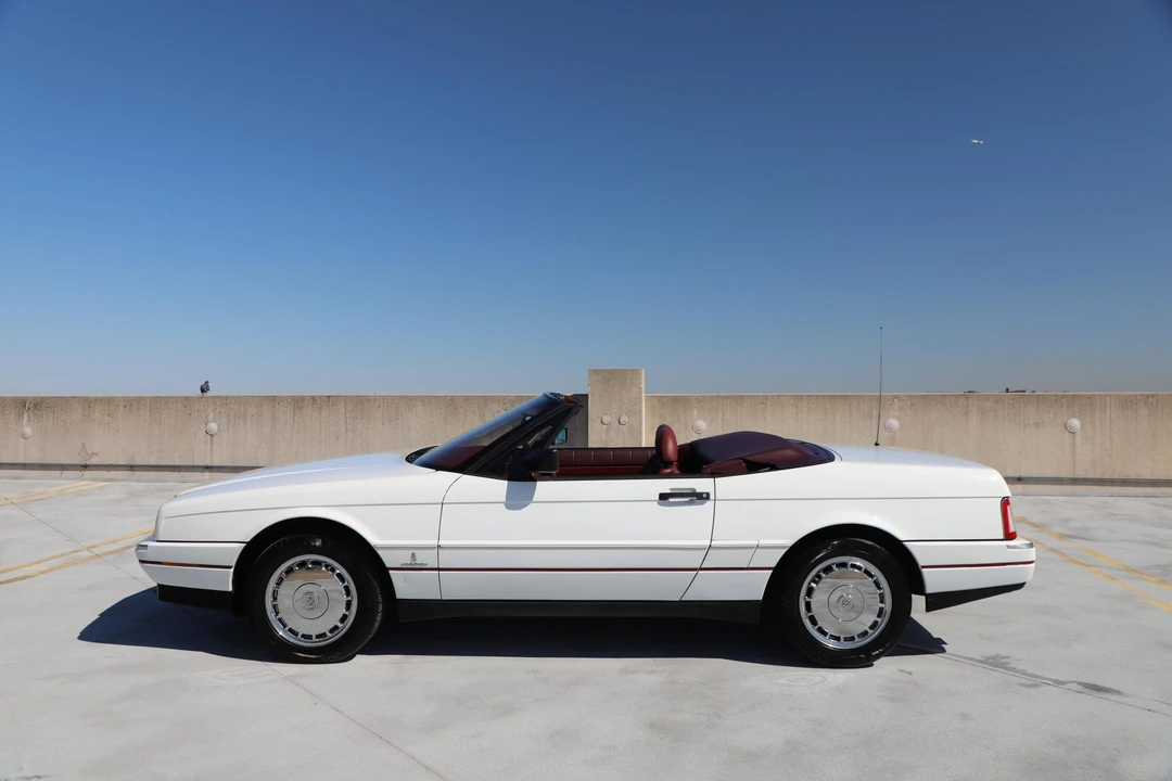 1992 Cadillac Allante - Image 25 of 31