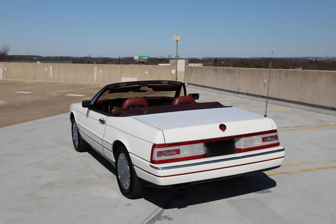 1992 Cadillac Allante - Image 28 of 31