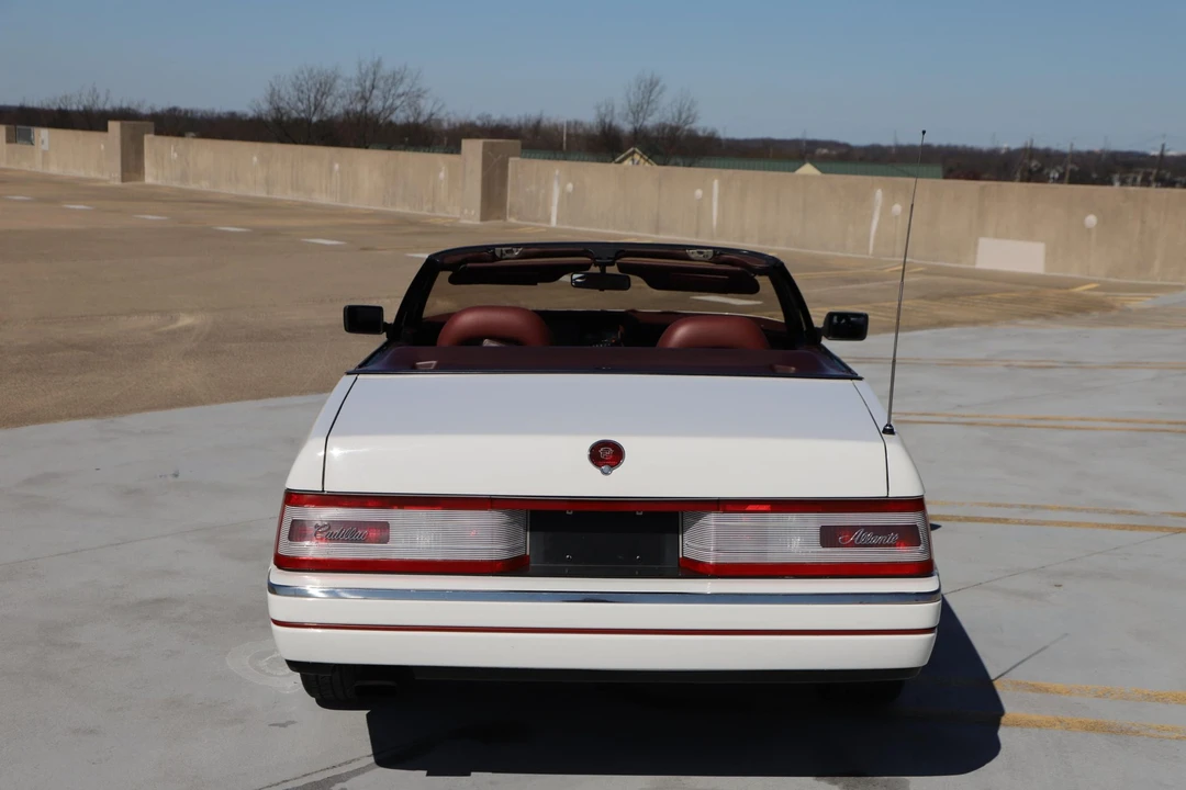 1992 Cadillac Allante - Image 31 of 31