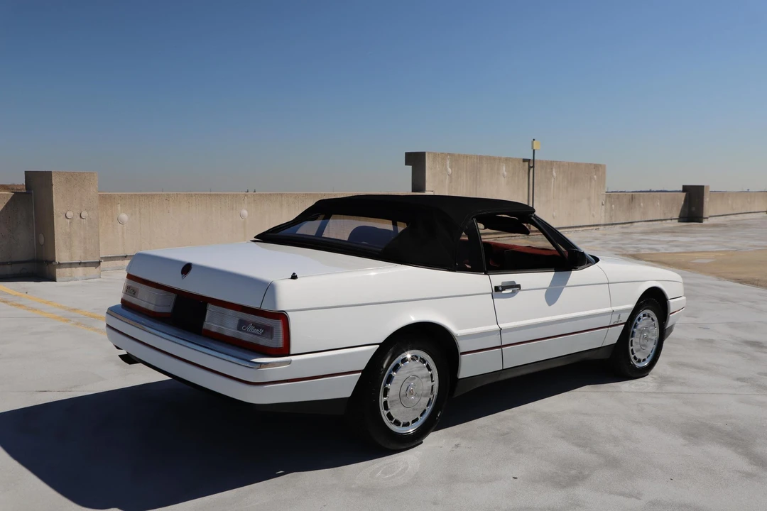 1992 Cadillac Allante - Image 13 of 31