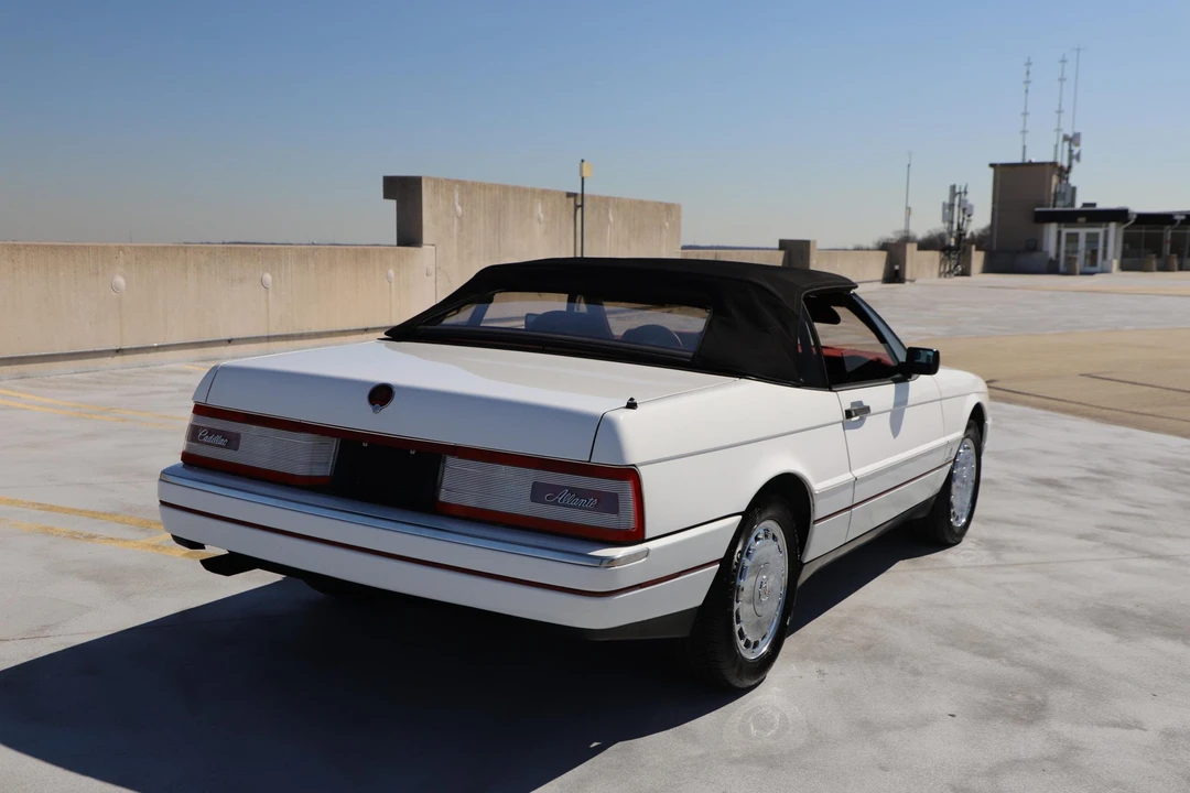 1992 Cadillac Allante - Image 14 of 31