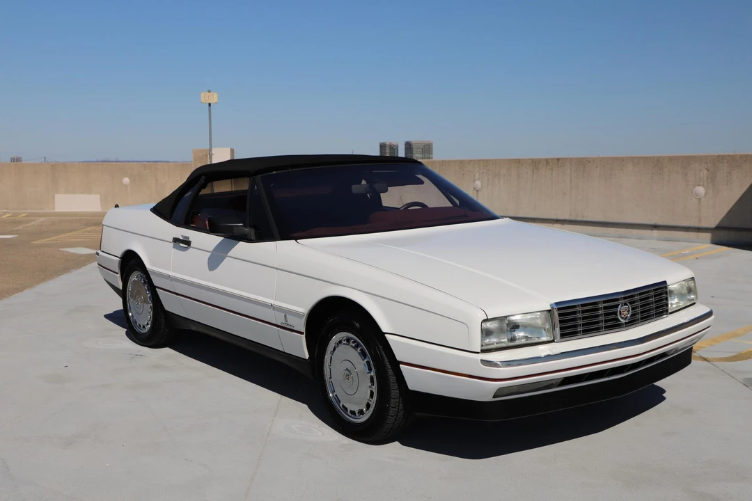 1992 Cadillac Allante - Image 11 of 31