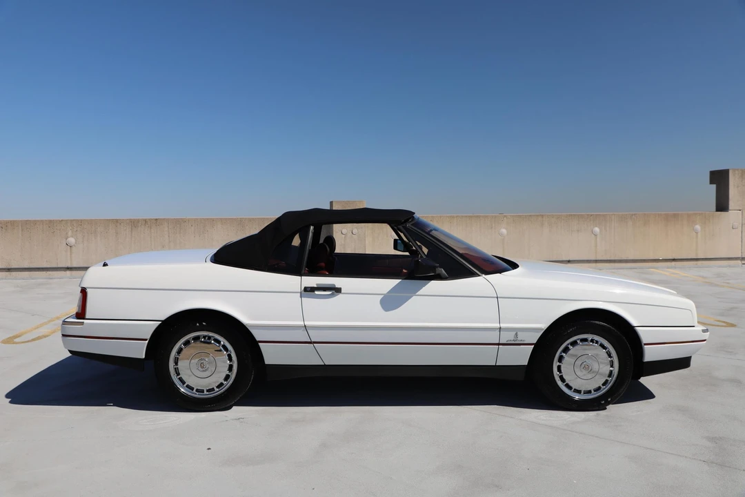 1992 Cadillac Allante - Image 12 of 31