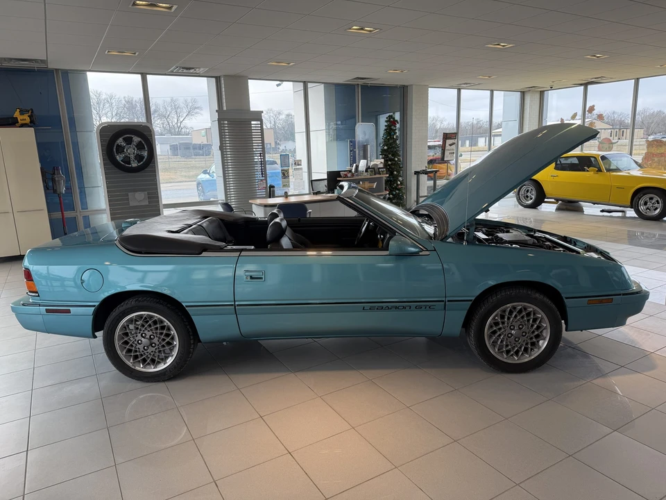 1992 Chrysler LeBaron - Image 22 of 31