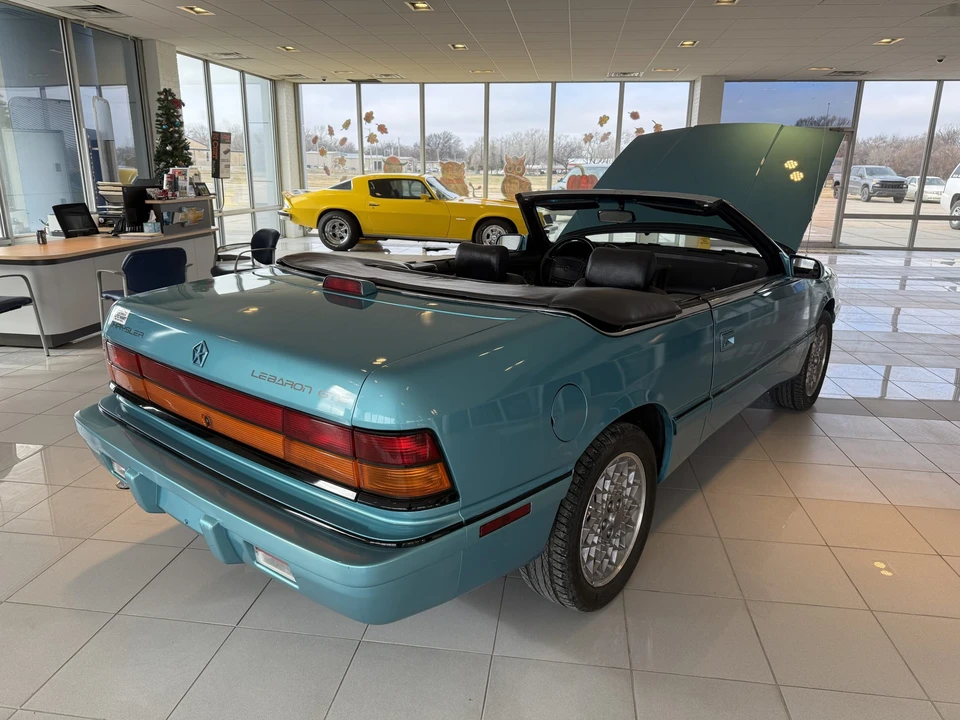 1992 Chrysler LeBaron - Image 21 of 31