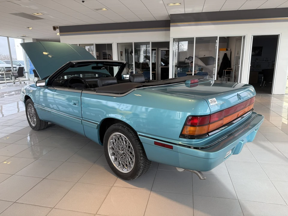 1992 Chrysler LeBaron - Image 19 of 31