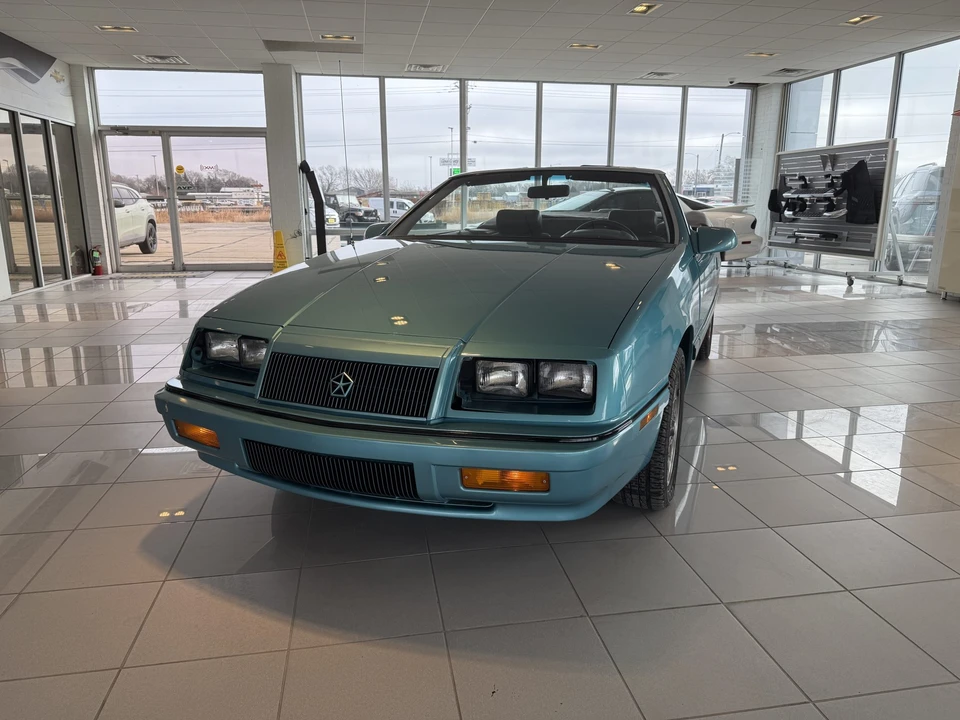 1992 Chrysler LeBaron - Image 3 of 31