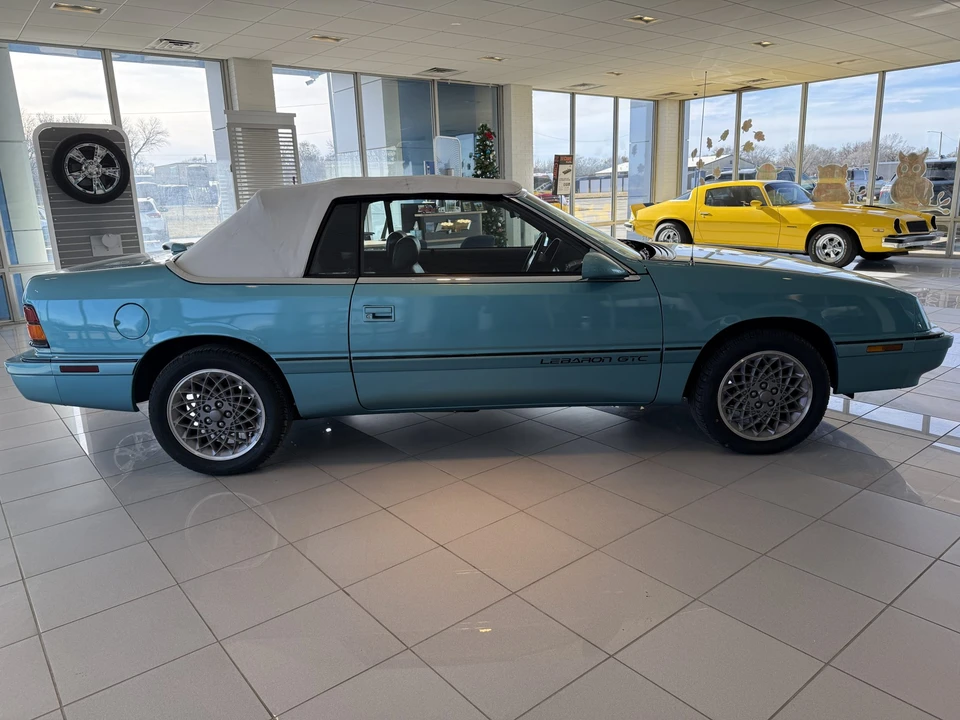 1992 Chrysler LeBaron - Image 17 of 31