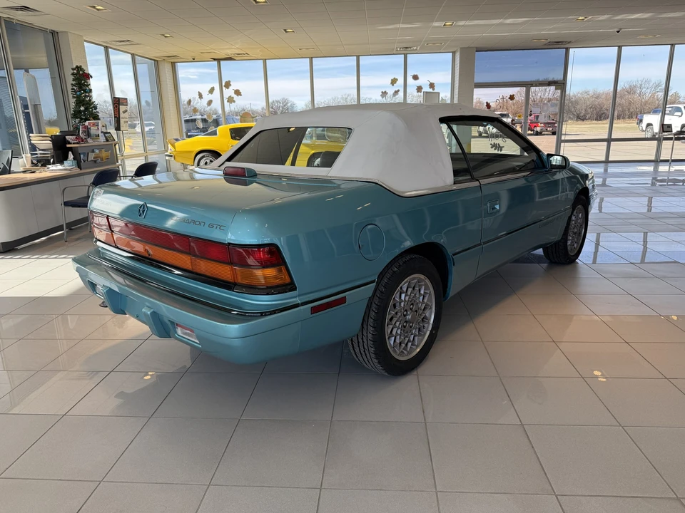 1992 Chrysler LeBaron - Image 16 of 31