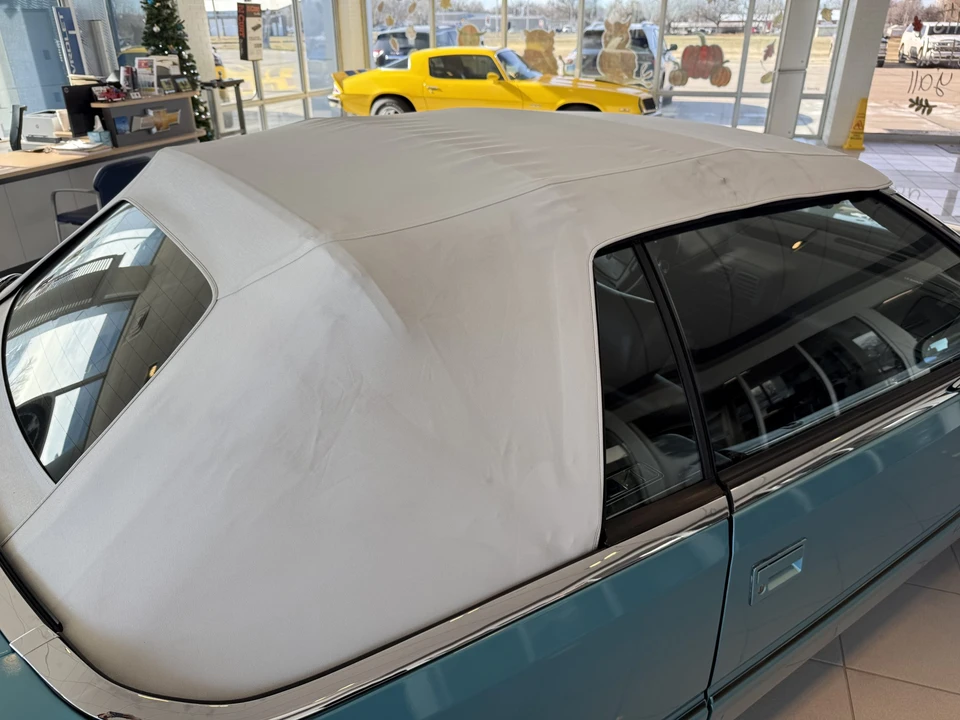 1992 Chrysler LeBaron - Image 25 of 31