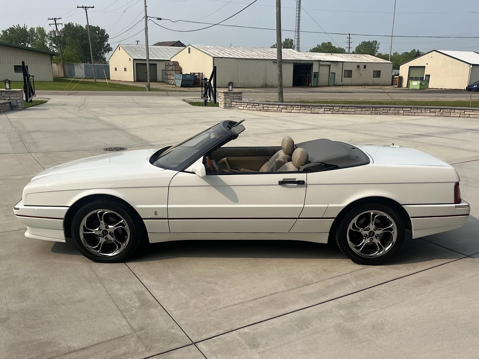 1993 Cadillac Allante - Image 12 of 31