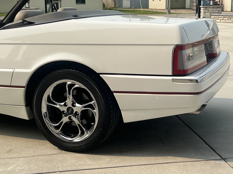 1993 Cadillac Allante - Image 27 of 31