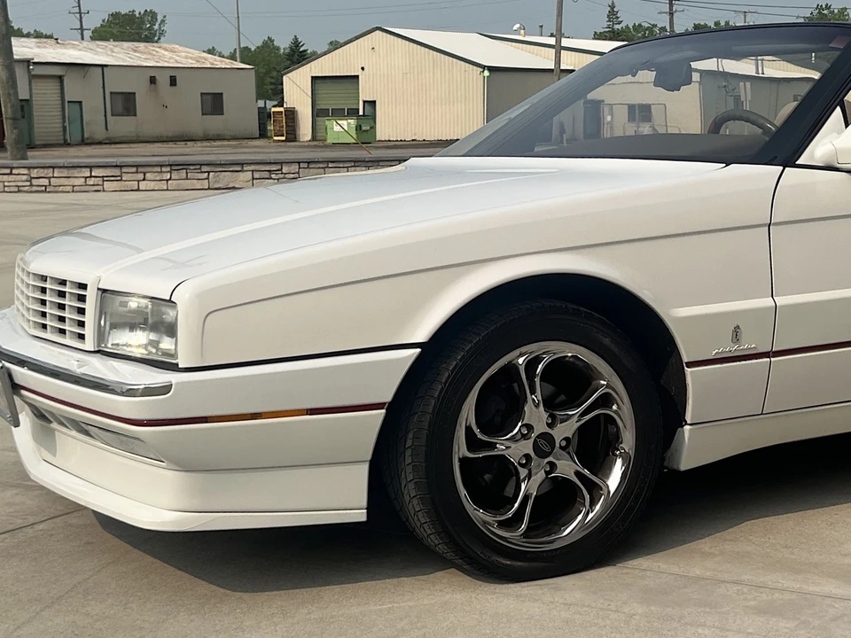 1993 Cadillac Allante - Image 20 of 31