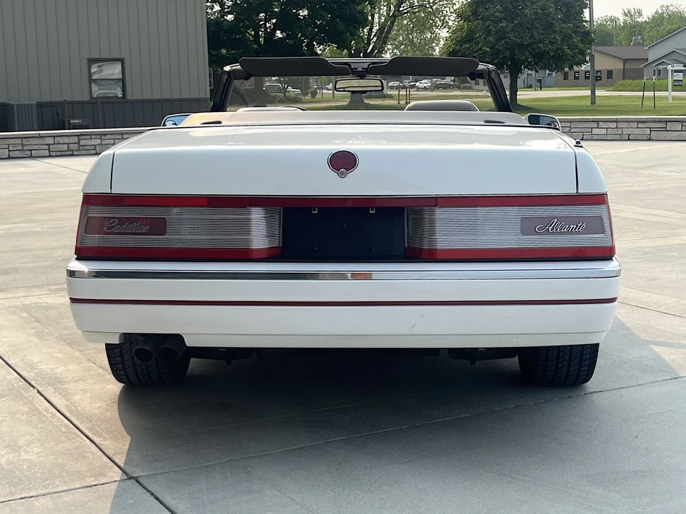 1993 Cadillac Allante - Image 8 of 31