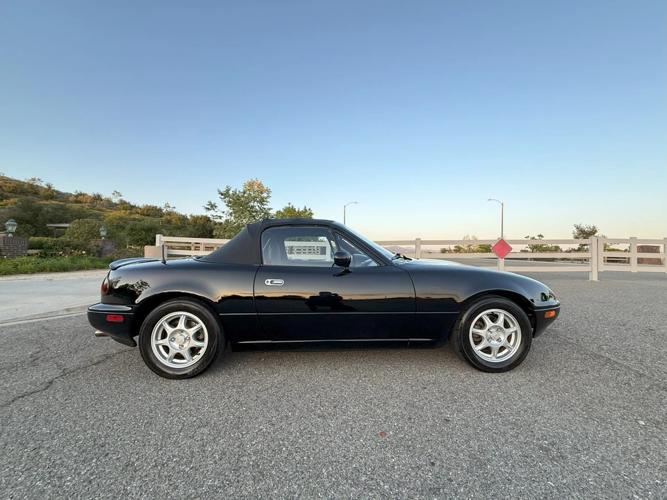 1994 Mazda NA MX-5 Miata - Image 17 of 31