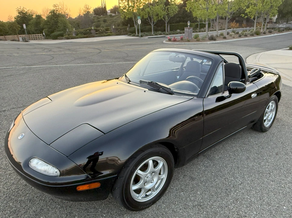 1994 Mazda NA MX-5 Miata - Image 2 of 31