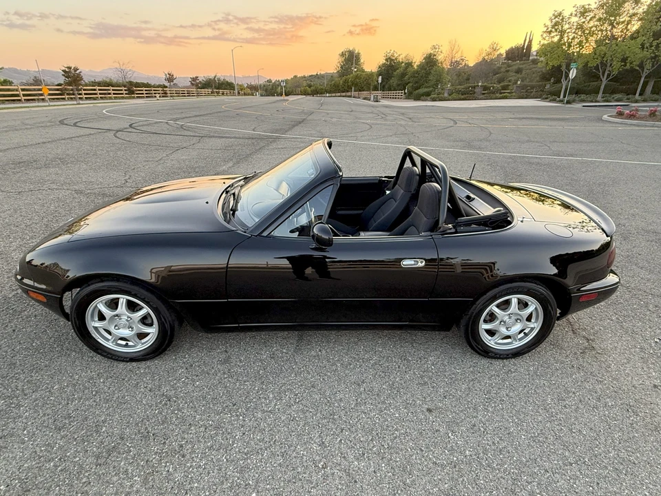 1994 Mazda NA MX-5 Miata - Image 11 of 31