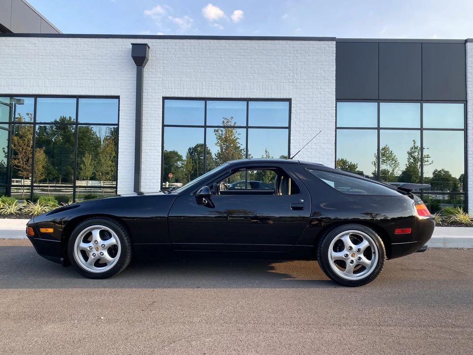 1994 Porsche 928 GTS - Image 6 of 31