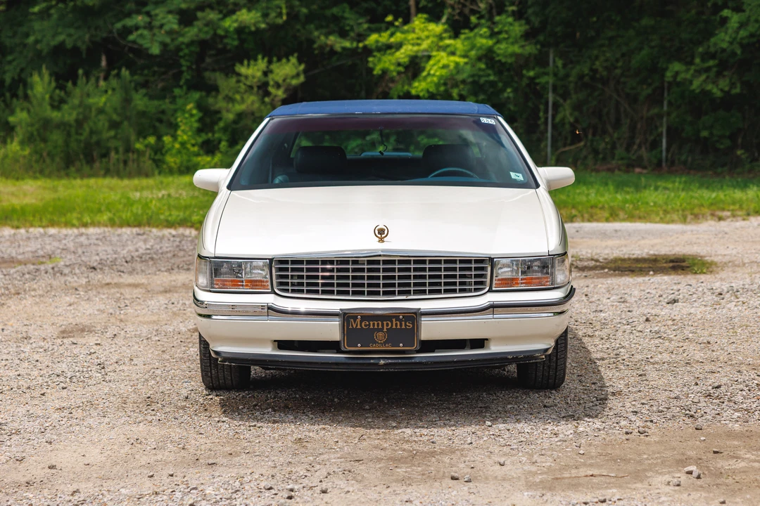 1995 Cadillac DeVille 7th Gen - Image 13 of 31