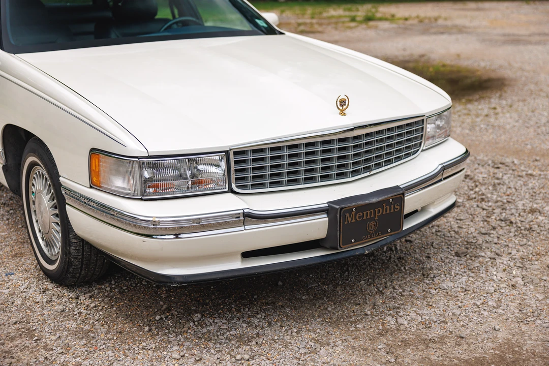 1995 Cadillac DeVille 7th Gen - Image 14 of 31