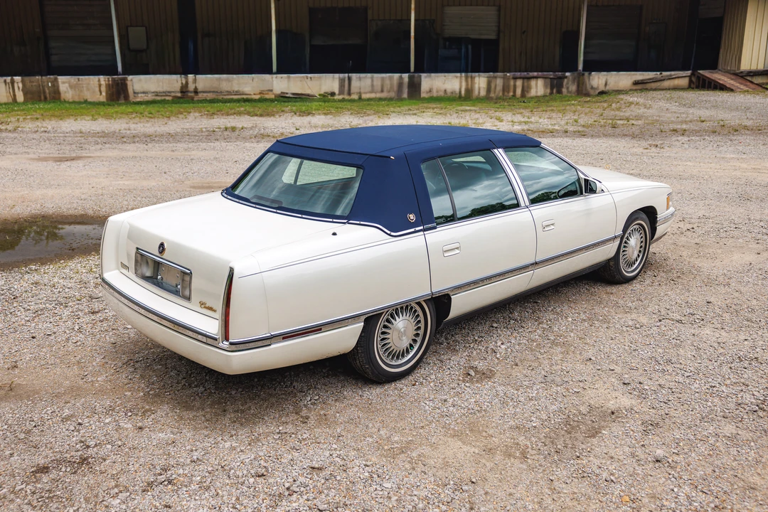1995 Cadillac DeVille 7th Gen - Image 7 of 31
