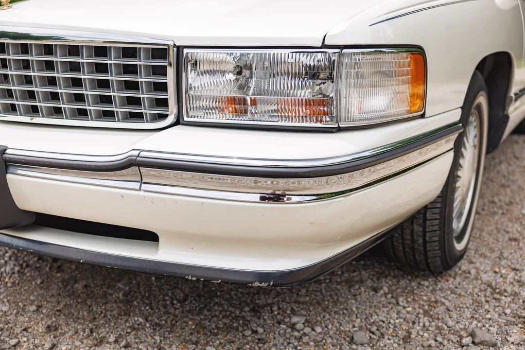 1995 Cadillac DeVille 7th Gen - Image 23 of 31