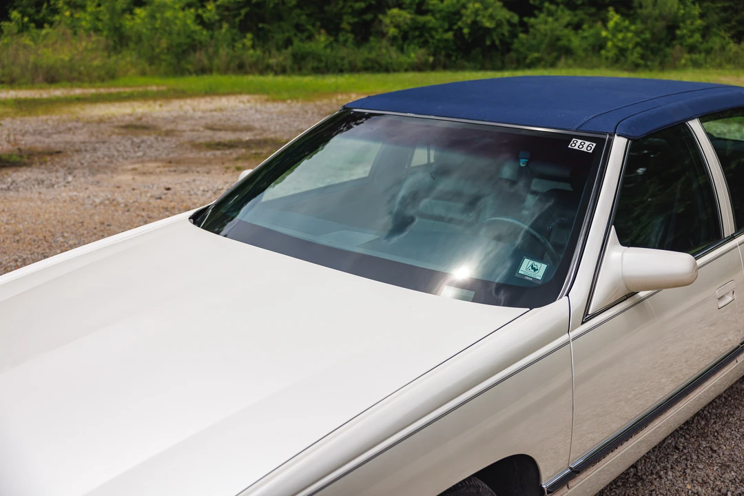1995 Cadillac DeVille 7th Gen - Image 26 of 31