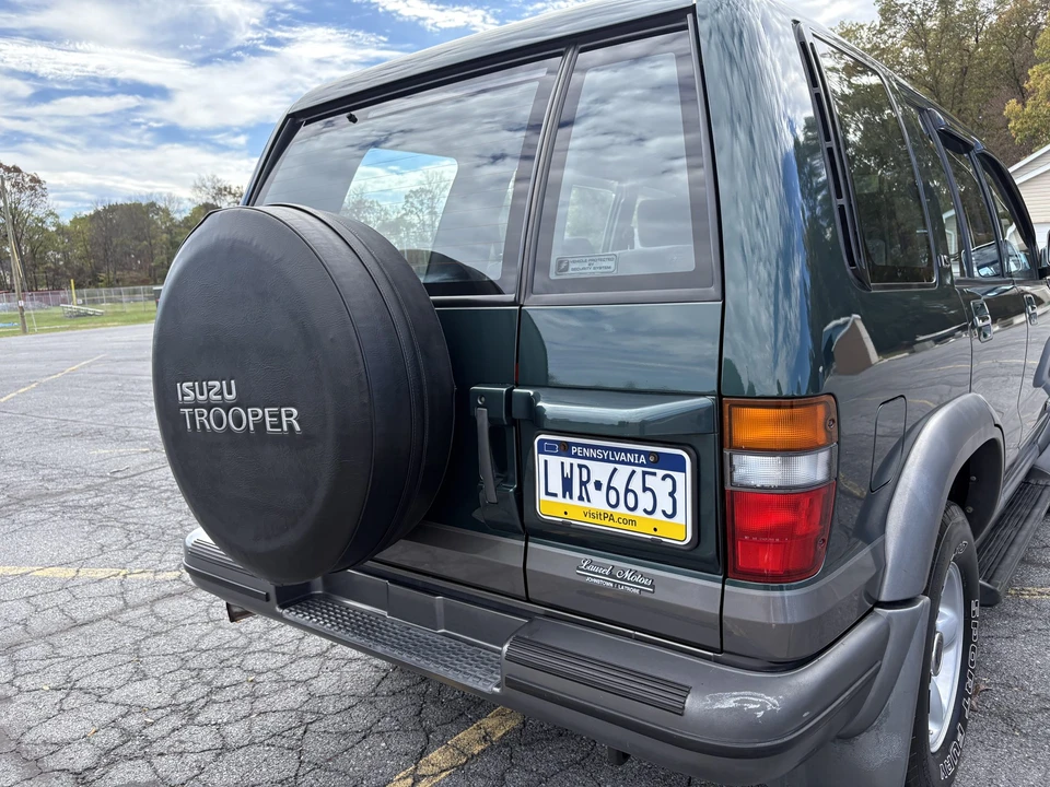 1995 Isuzu Trooper - Image 17 of 31