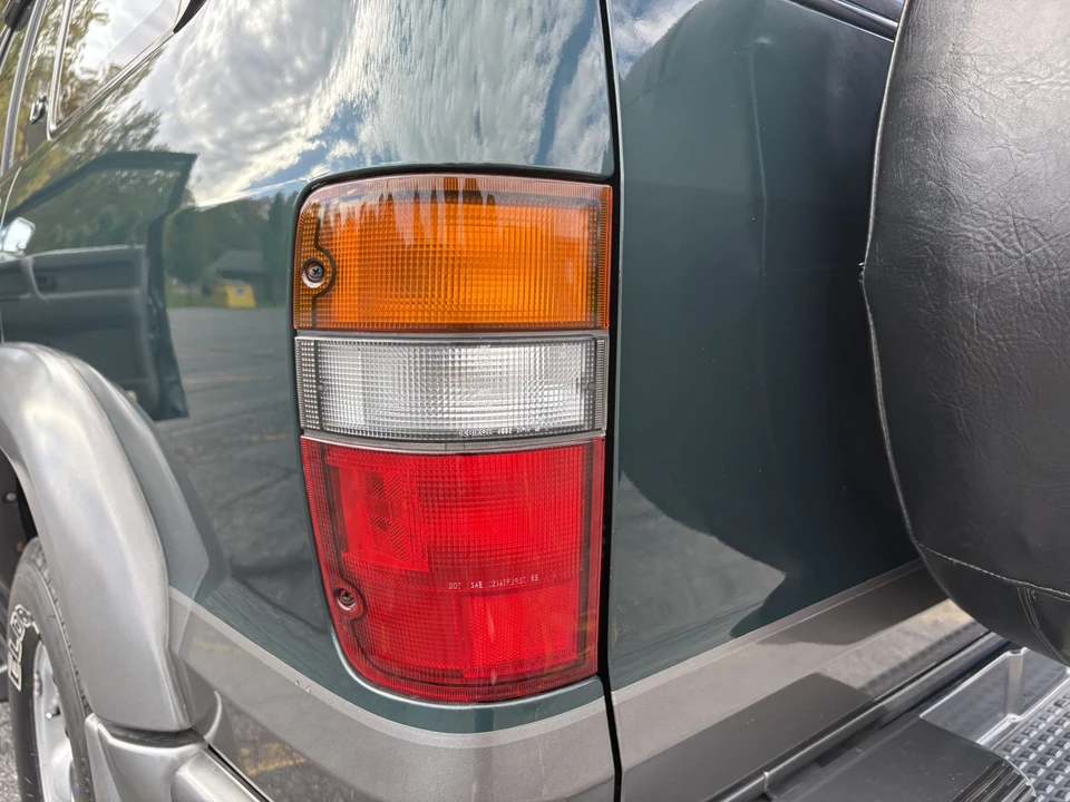 1995 Isuzu Trooper - Image 24 of 31