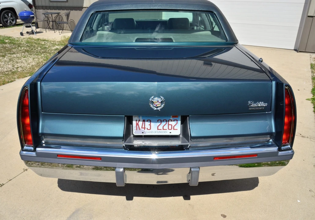 1996 Cadillac Fleetwood - Image 27 of 31