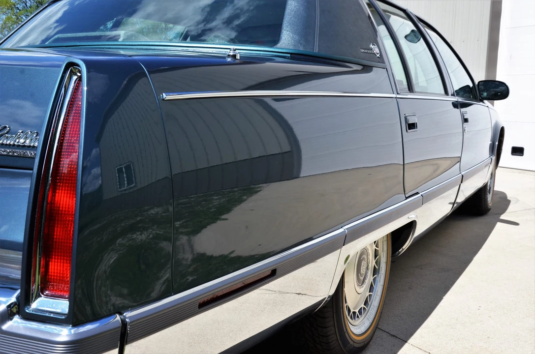 1996 Cadillac Fleetwood - Image 30 of 31