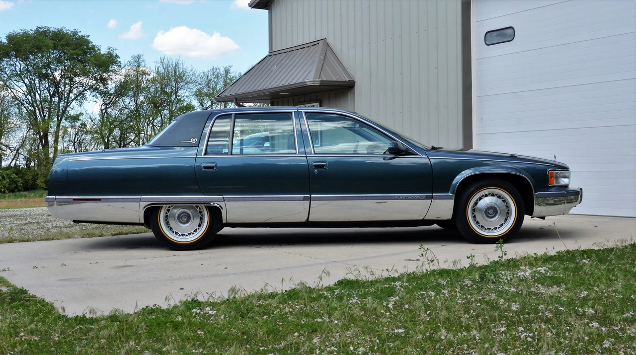1996 Cadillac Fleetwood - Image 21 of 31