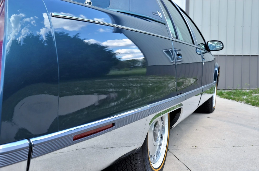 1996 Cadillac Fleetwood - Image 31 of 31