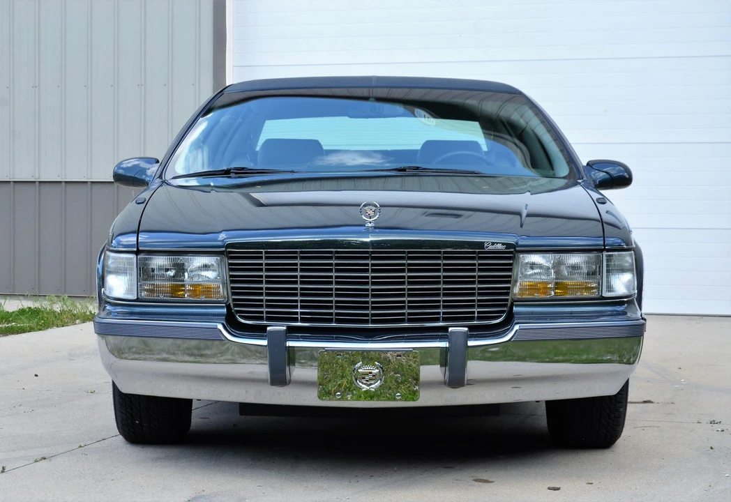 1996 Cadillac Fleetwood - Image 8 of 31