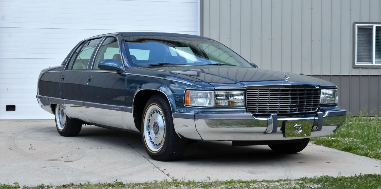 1996 Cadillac Fleetwood - Image 5 of 31