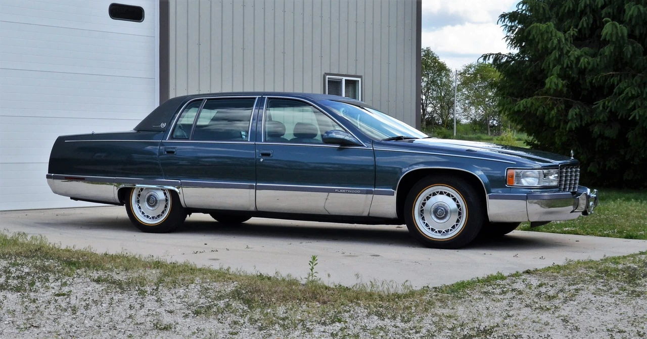1996 Cadillac Fleetwood - Image 23 of 31