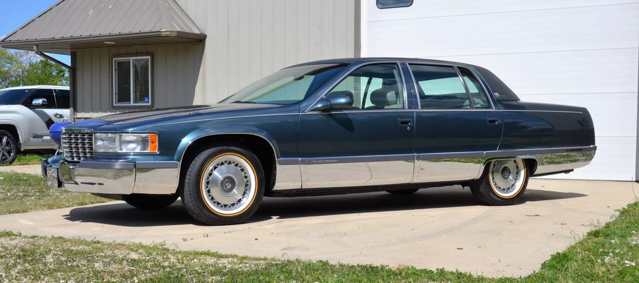 1996 Cadillac Fleetwood - Image 12 of 31